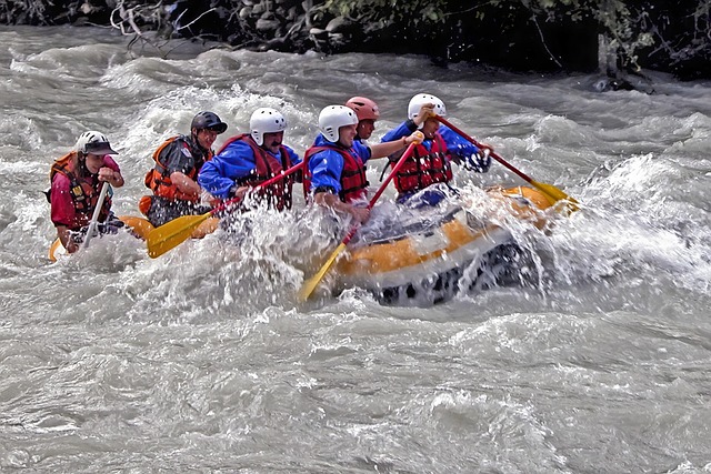 rafting-8205894_640.jpg