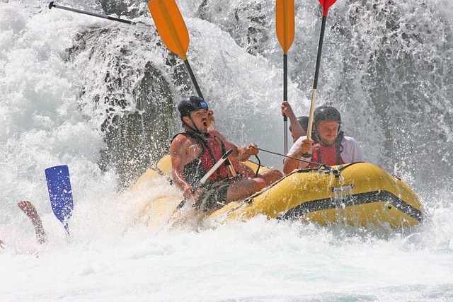 rafting-829068_640.jpg