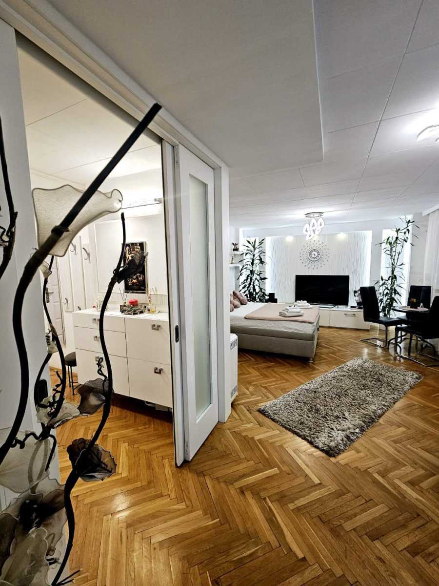 Jade Deluxe Apartmani