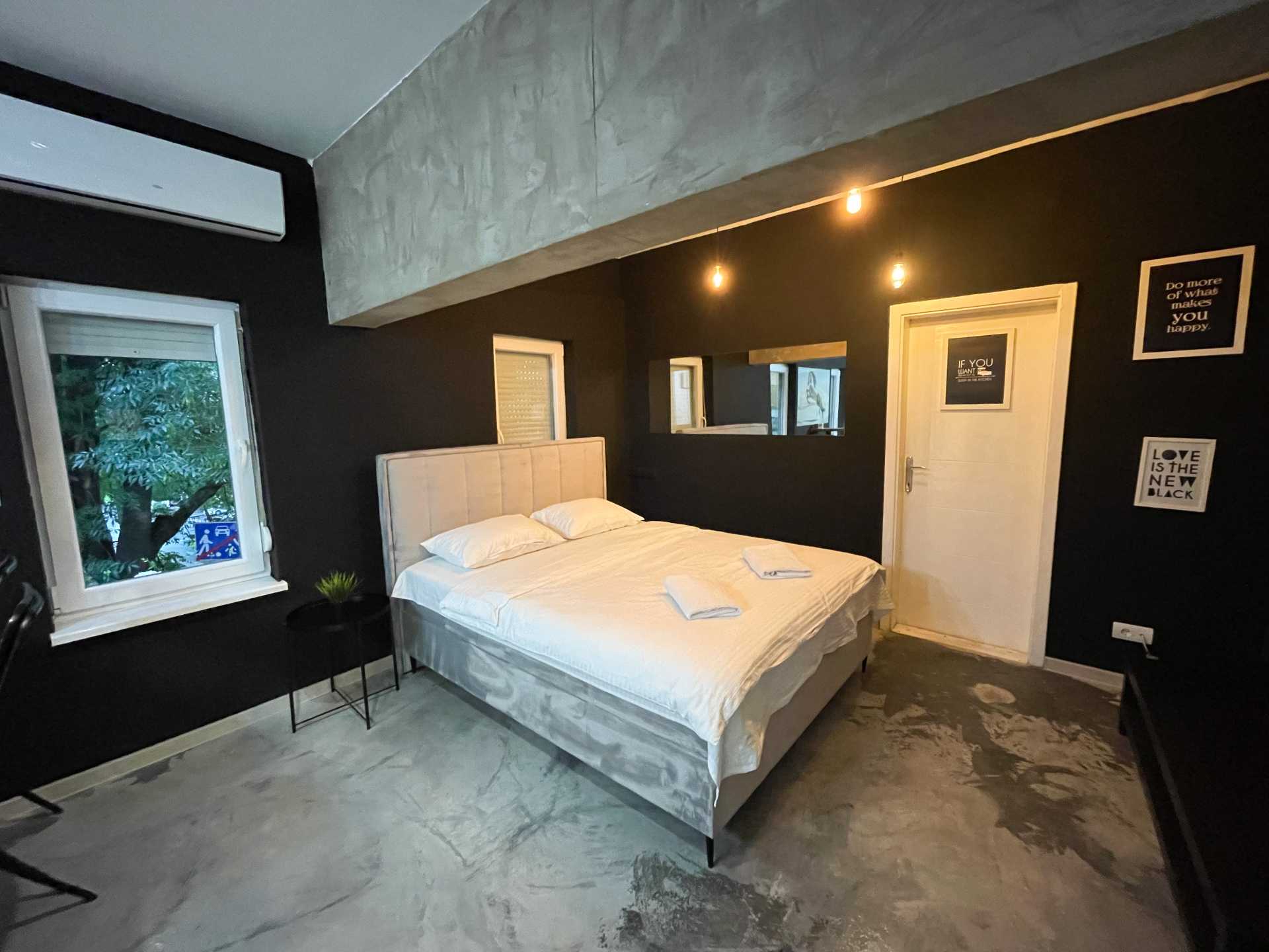 Hedonist-Boulevard Stayhouse