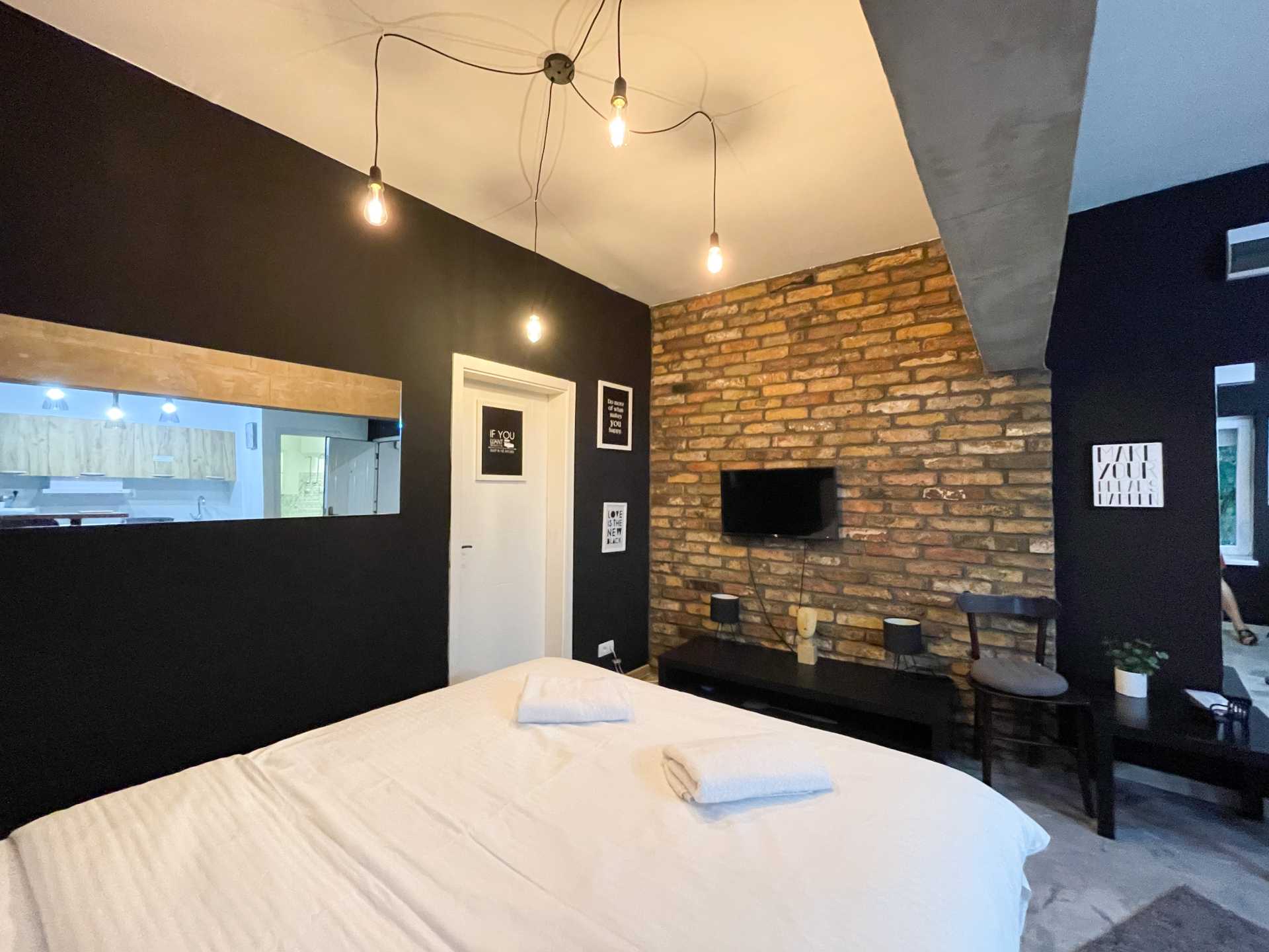 Hedonist-Boulevard Stayhouse
