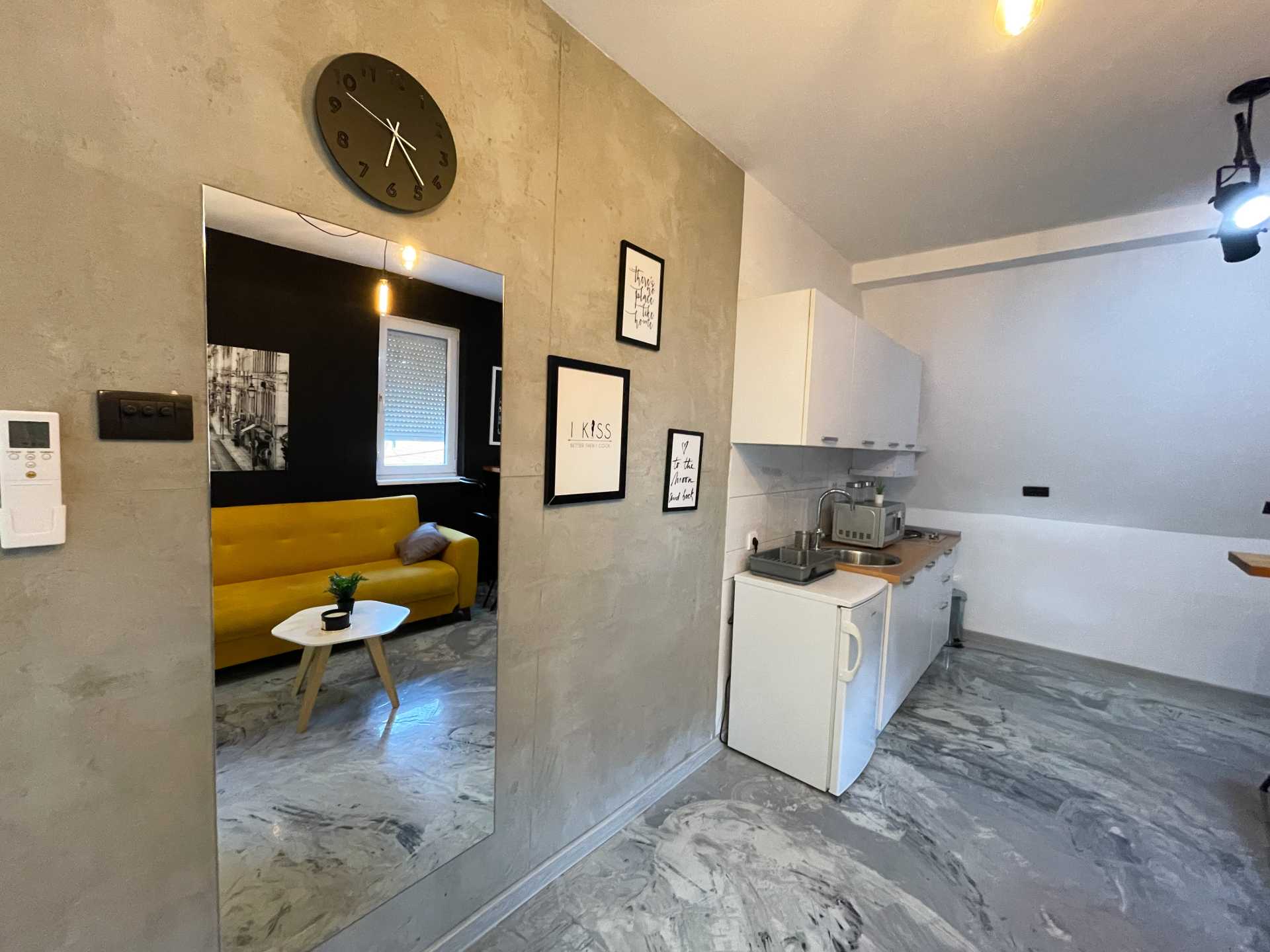 Hedonist-Boulevard Stayhouse