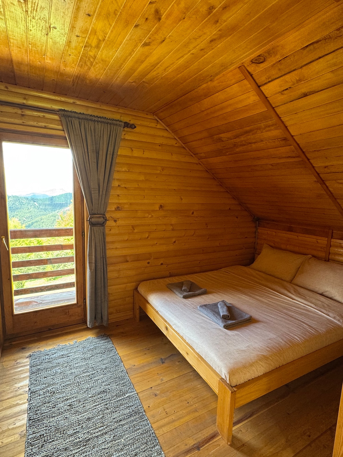 Brvnara Jevtić – Na vrhu Tare